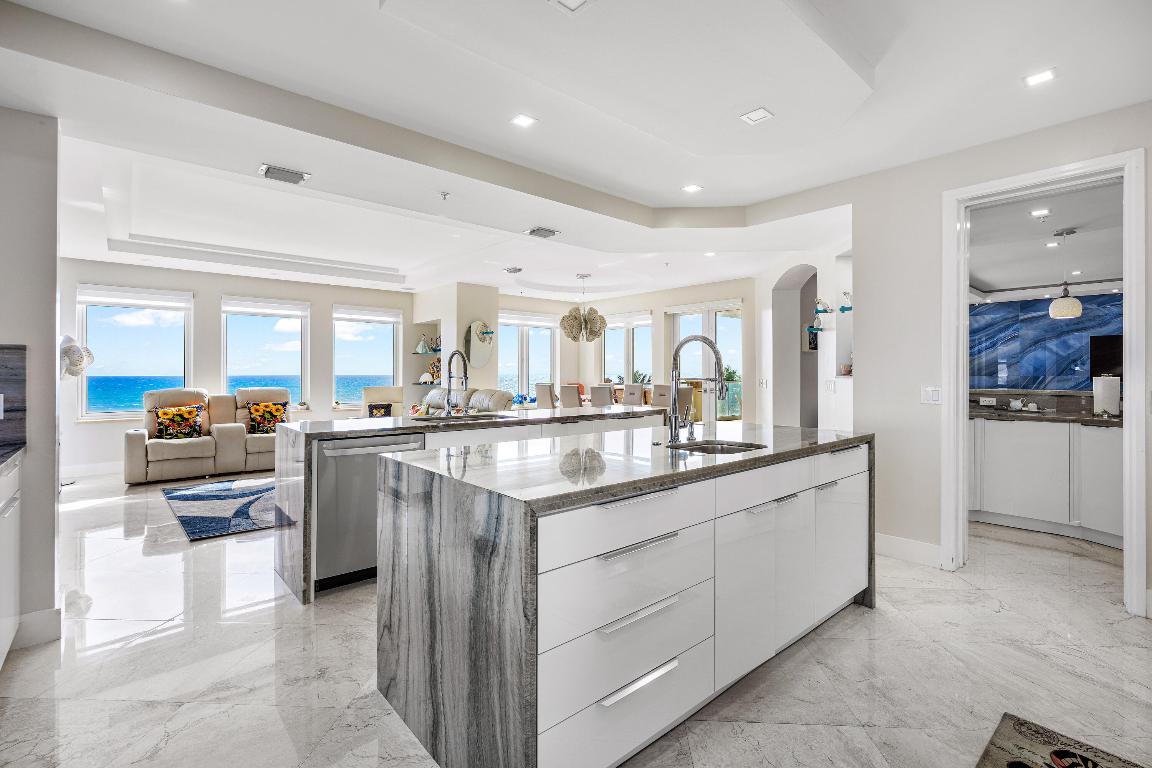 ATHENA CONDO - Residential