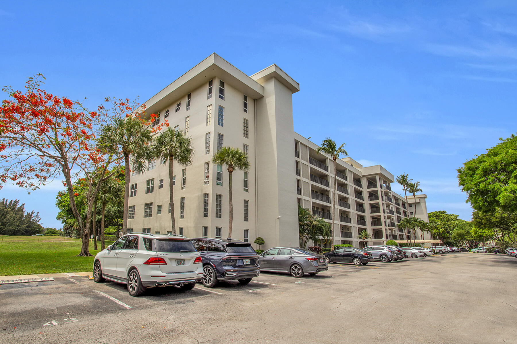 NO 15 PALM-AIRE COUNTRY CLUB - Residential