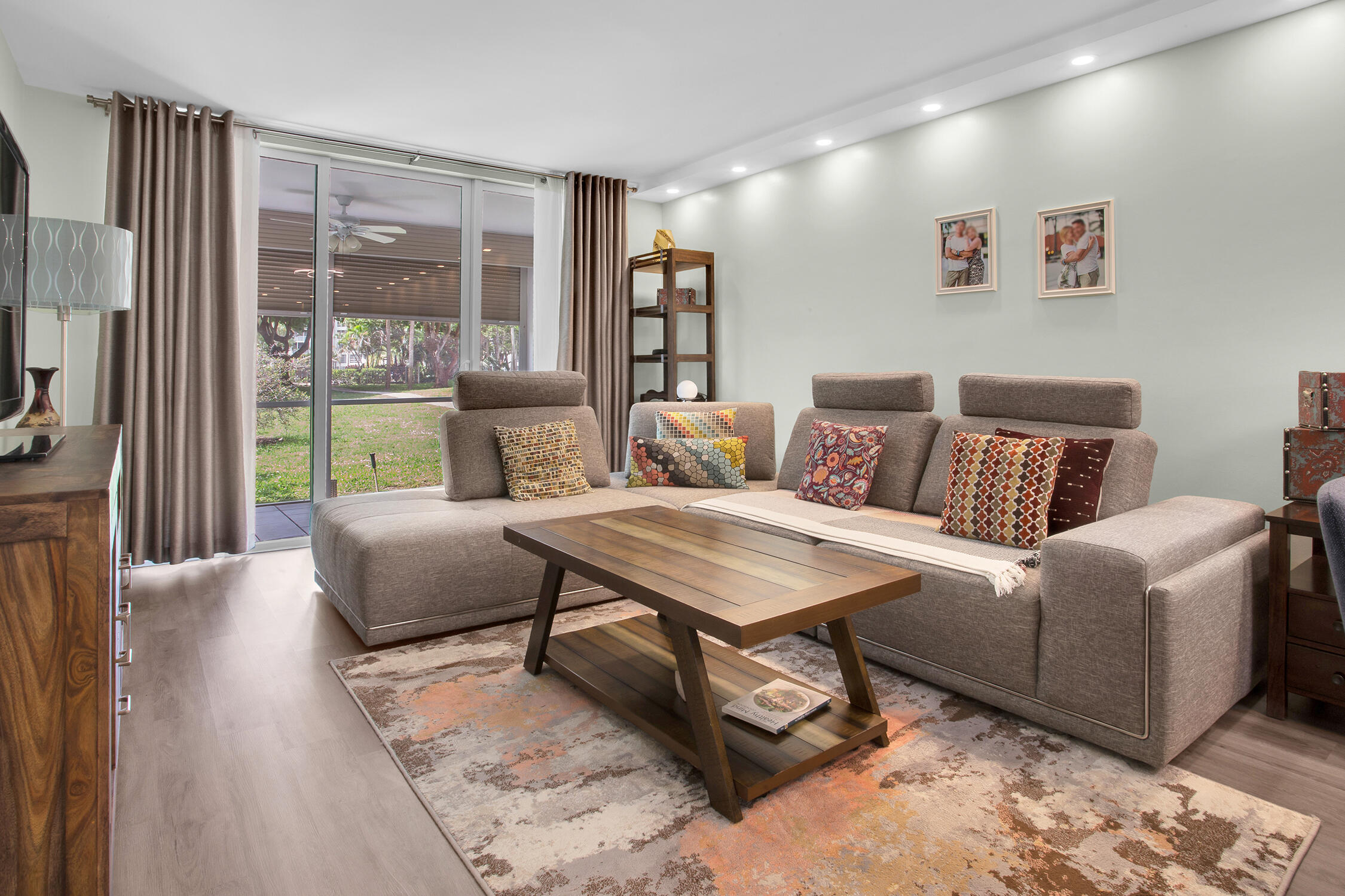 NO 15 PALM-AIRE COUNTRY CLUB - Residential