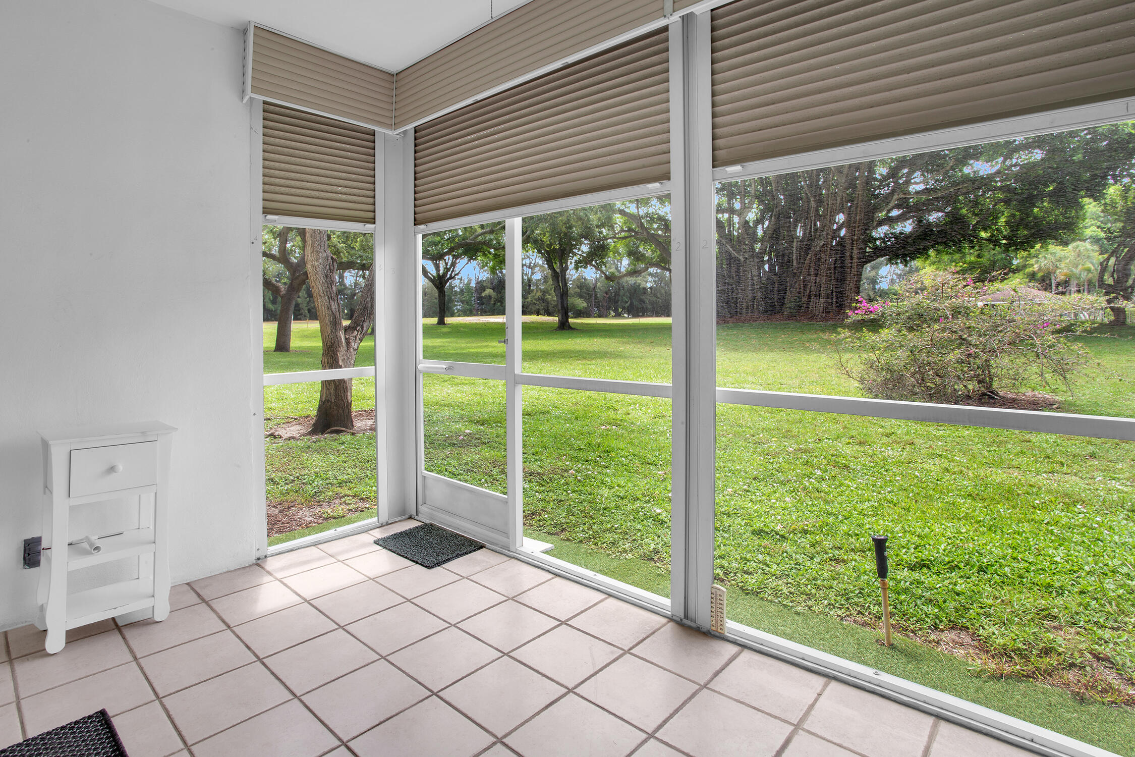 NO 15 PALM-AIRE COUNTRY CLUB - Residential
