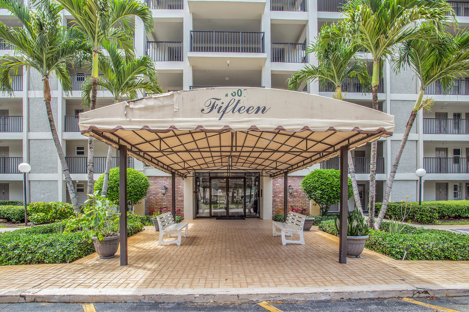 NO 15 PALM-AIRE COUNTRY CLUB - Residential