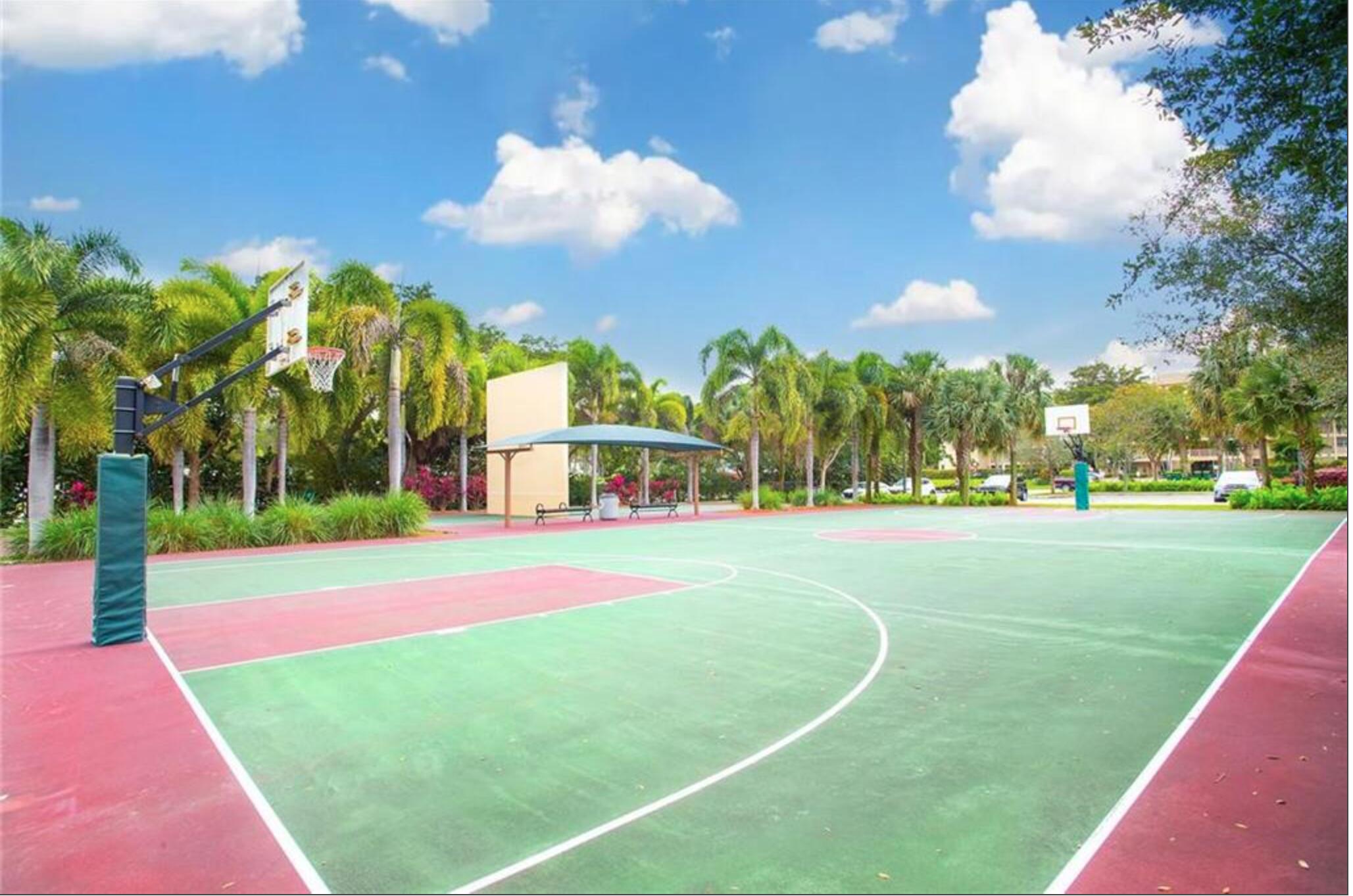 NO 15 PALM-AIRE COUNTRY CLUB - Residential