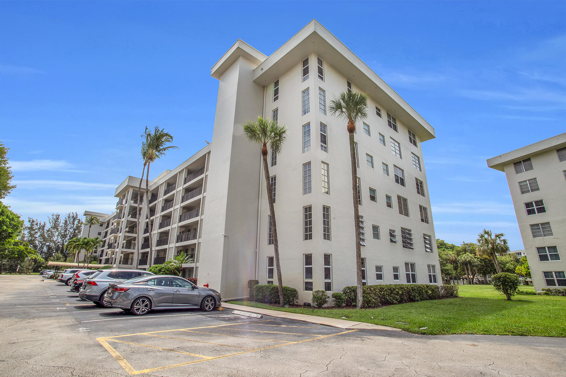 NO 15 PALM-AIRE COUNTRY CLUB - Residential