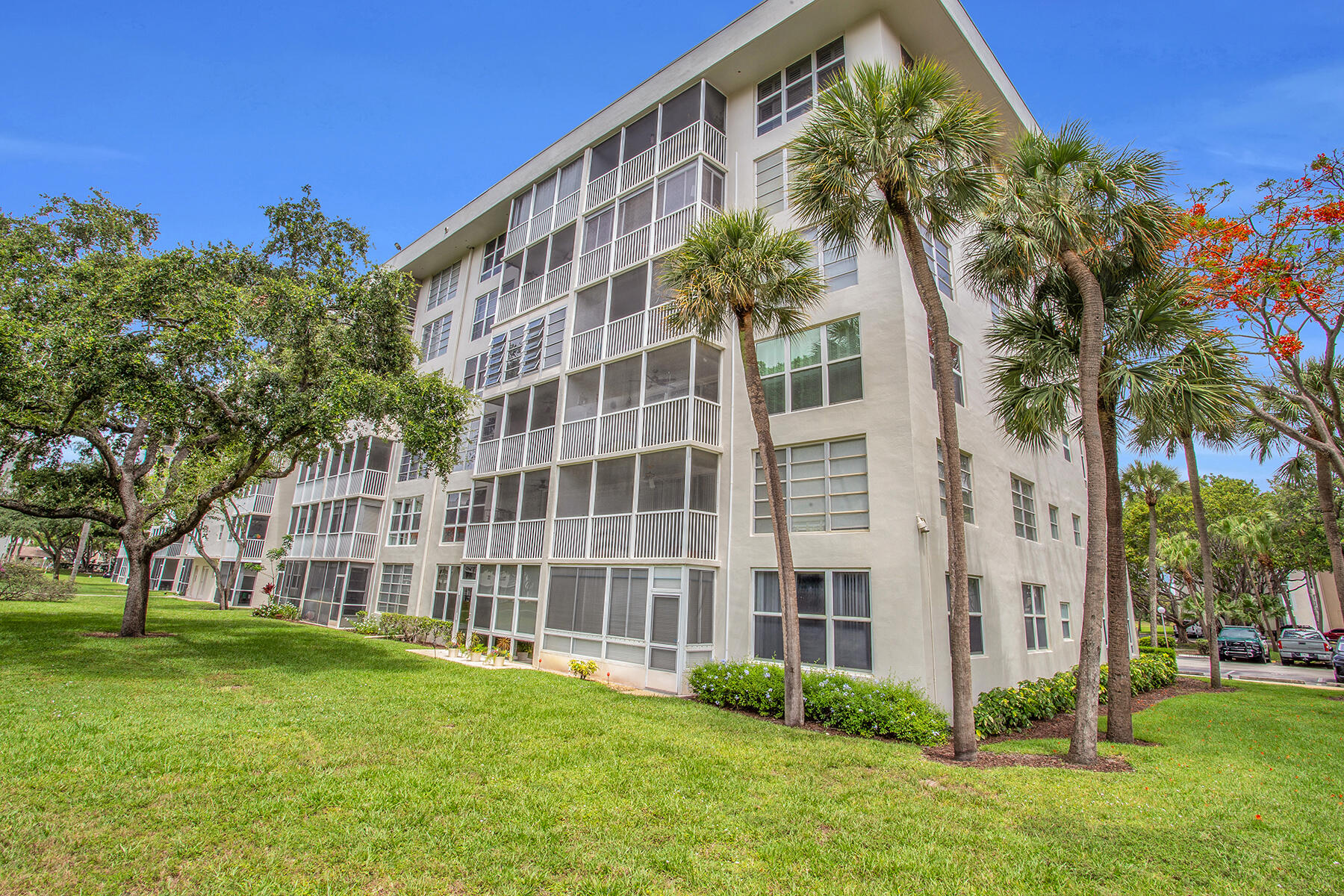 NO 15 PALM-AIRE COUNTRY CLUB - Residential