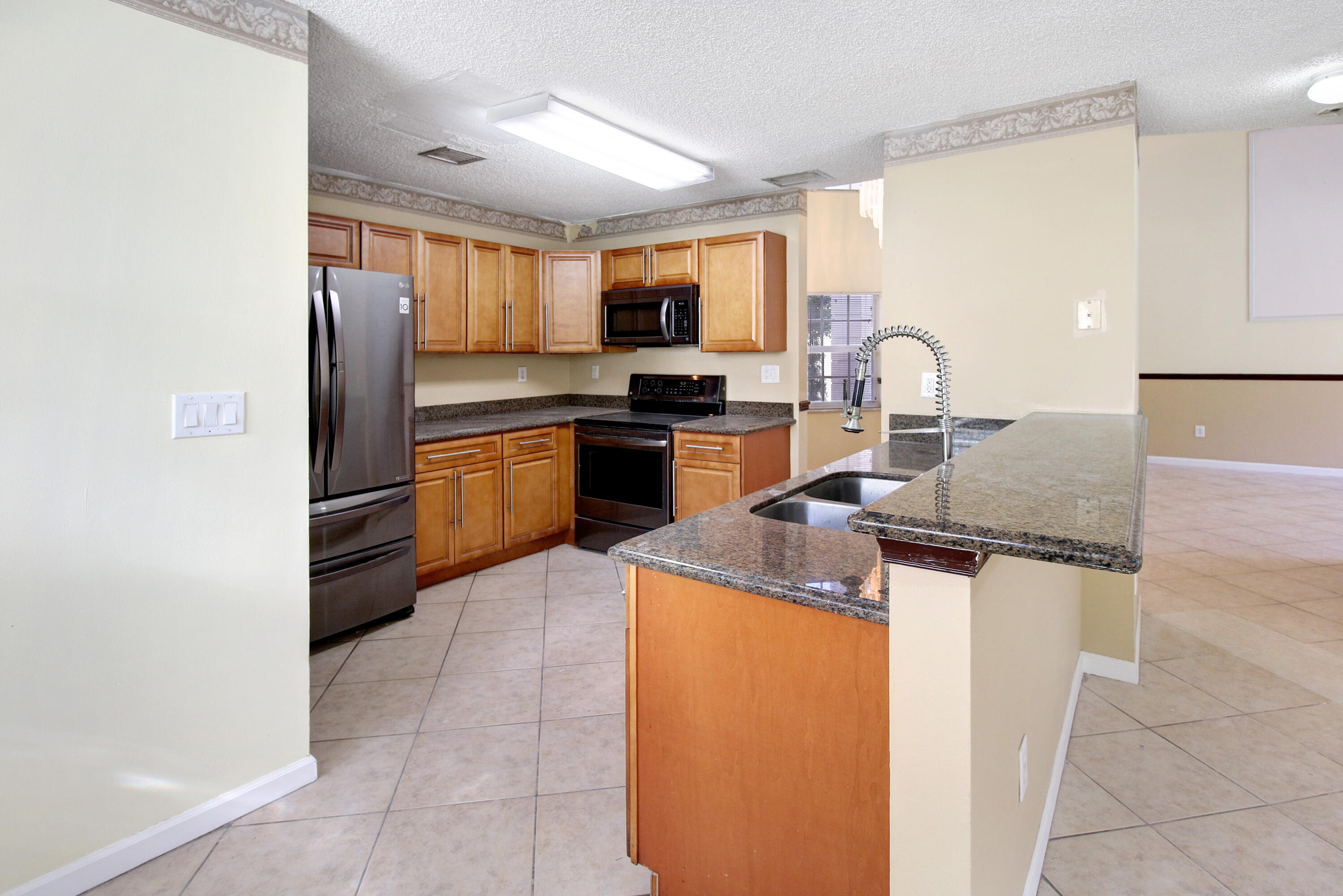 CHAPEL TRAIL REPLAT - Residential Lease