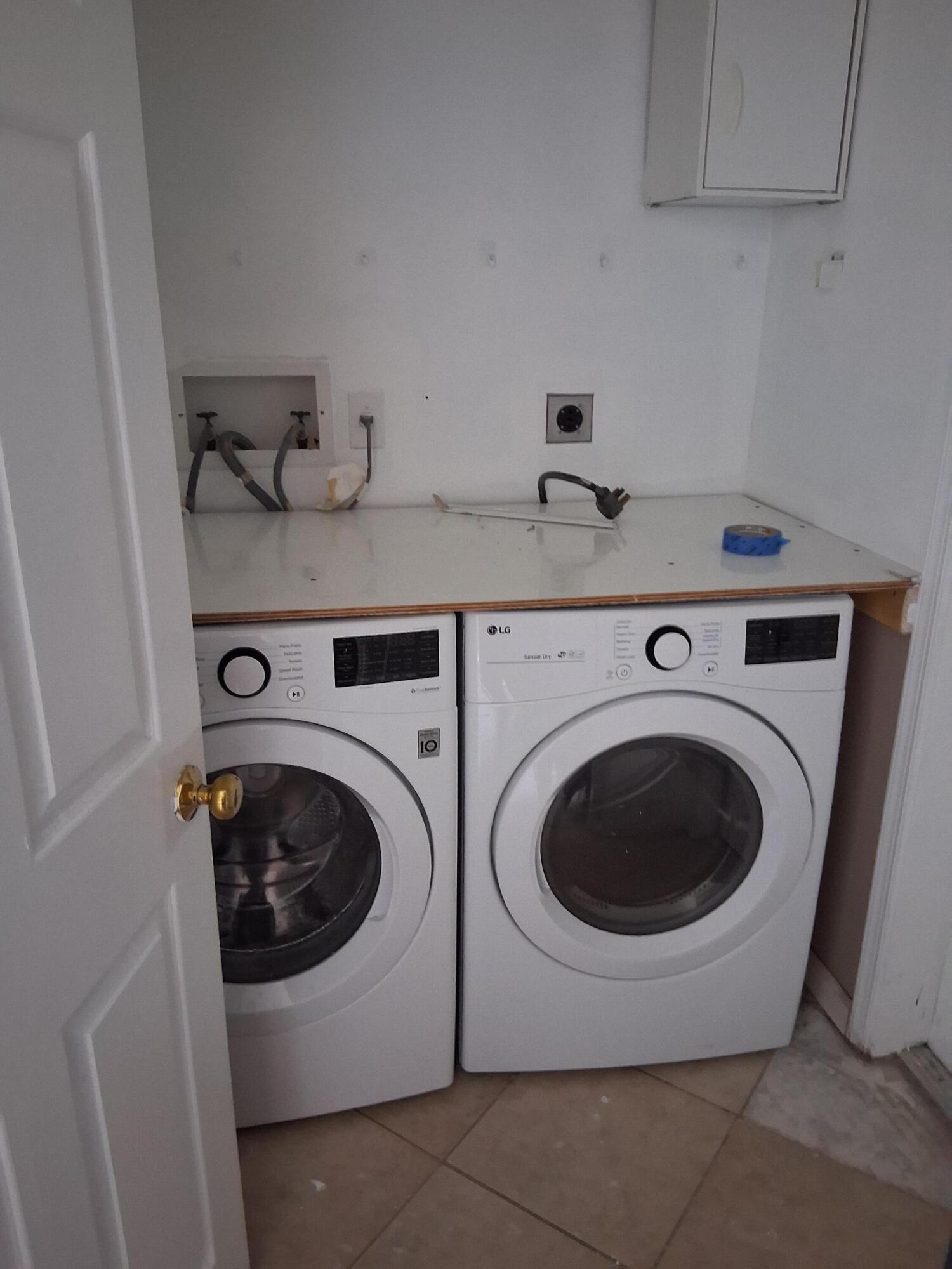 CHAPEL TRAIL REPLAT - Residential Lease