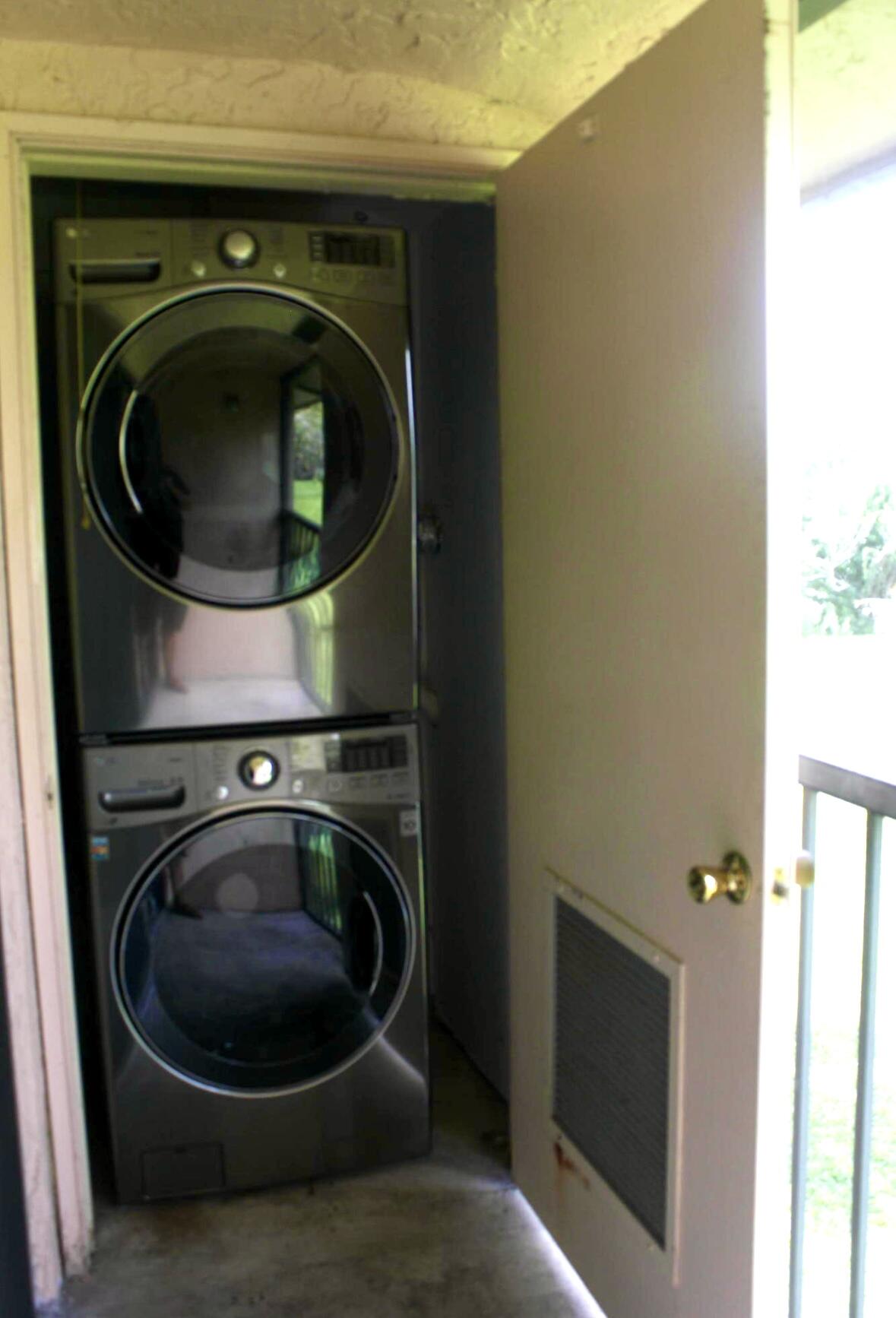 KENSINGTON WALK CONDO - Residential
