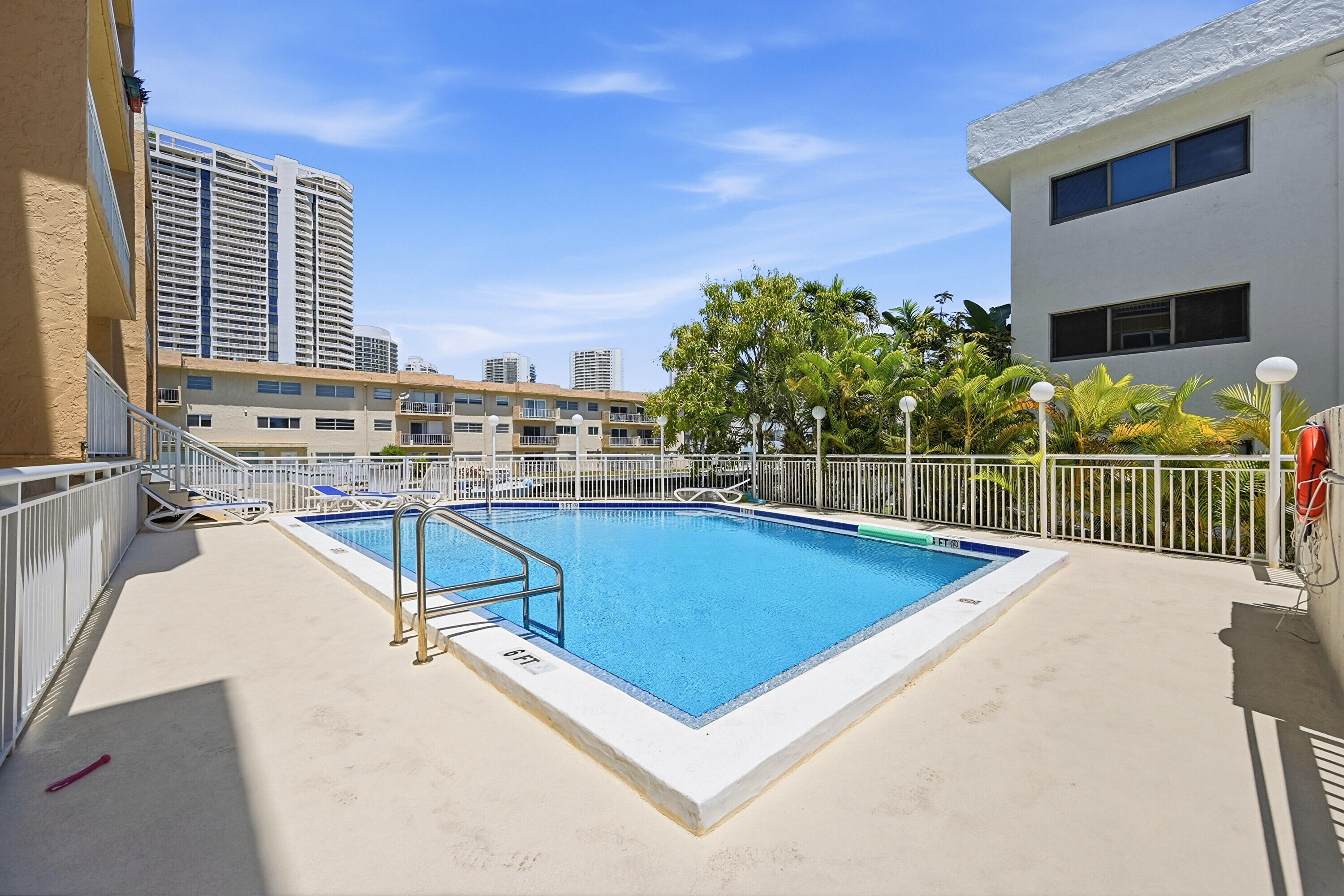 FLORENCE CONDO - Residential