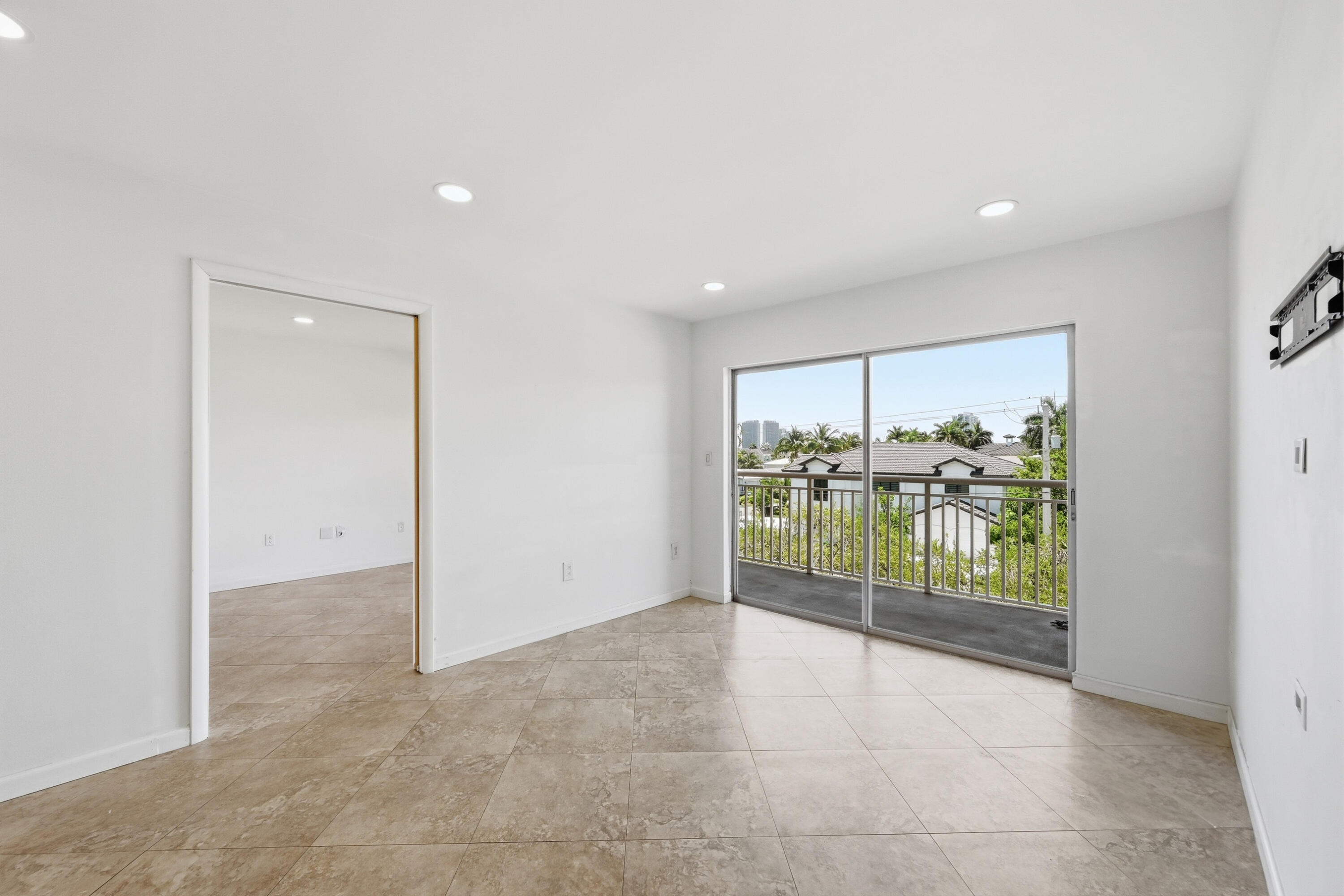 FLORENCE CONDO - Residential