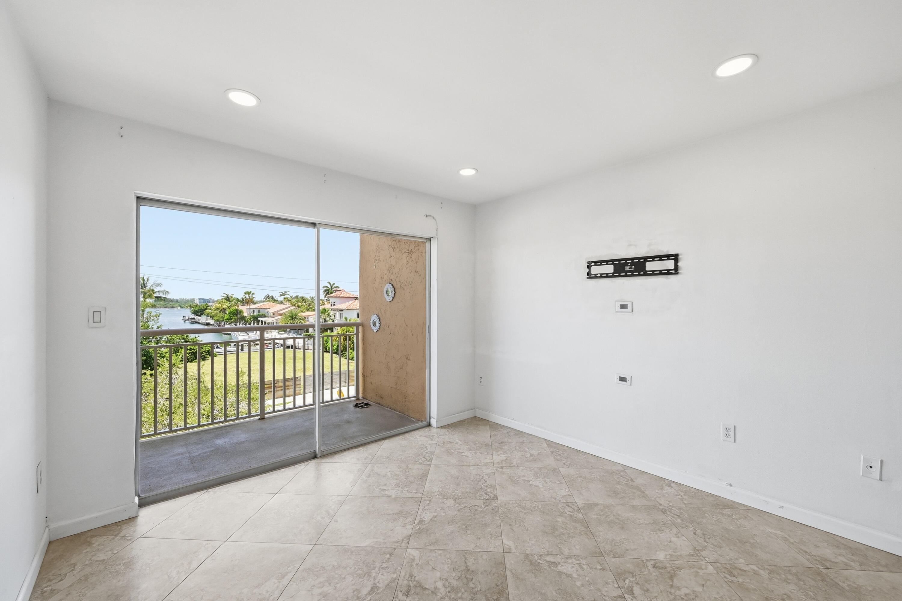 FLORENCE CONDO - Residential
