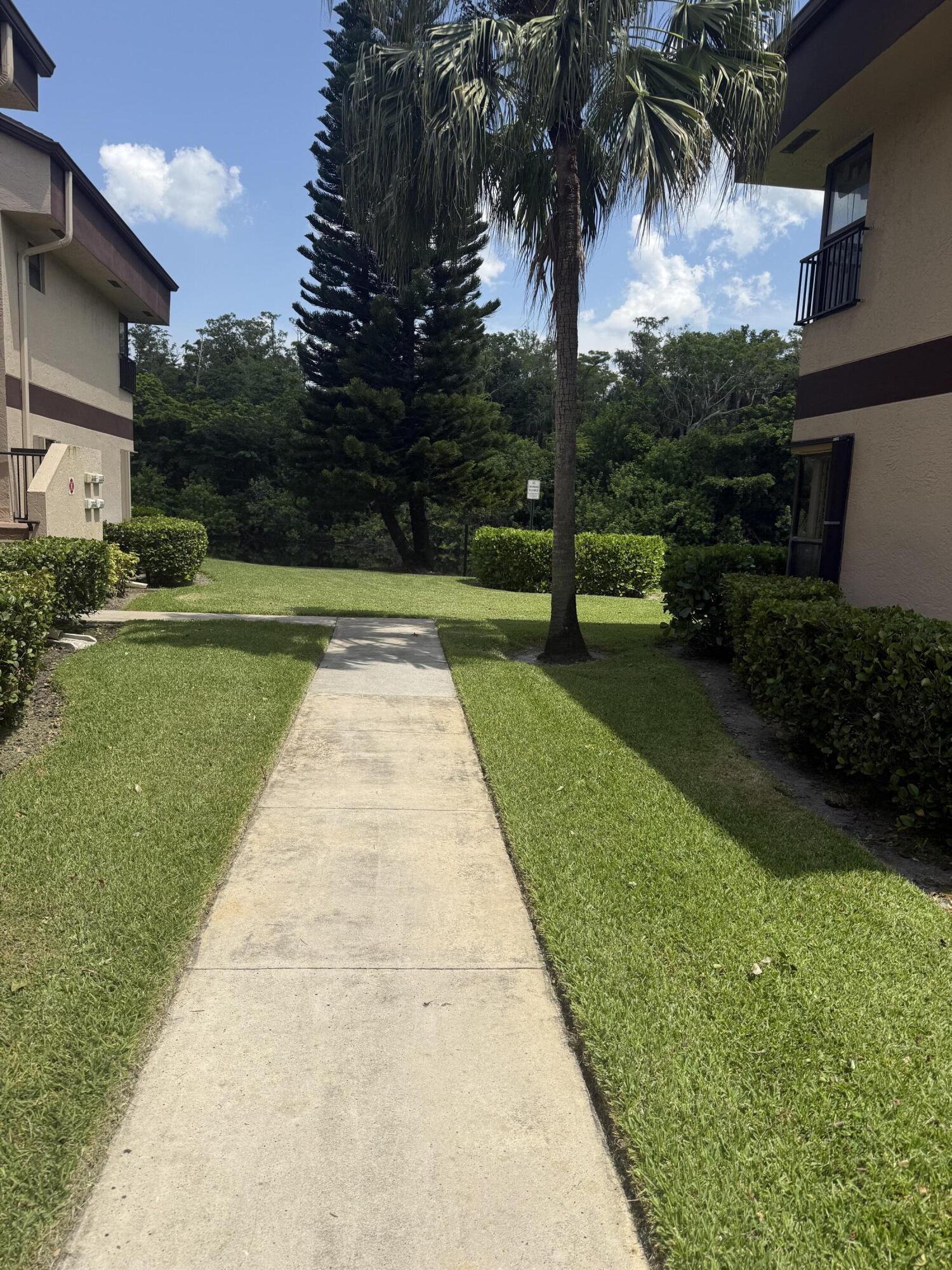 APPLEWOOD VILLAGE I-D CONDO - Residential