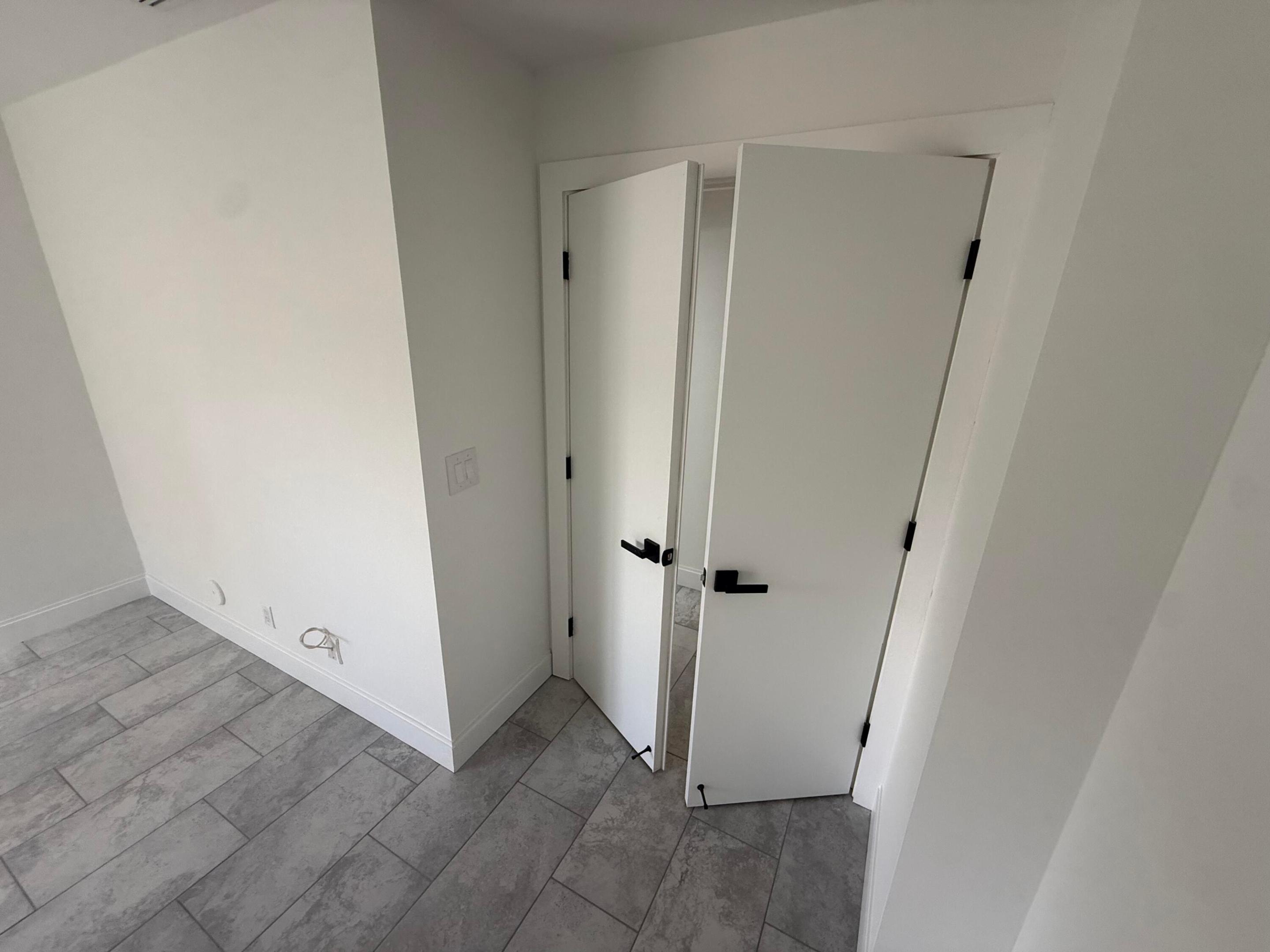 APPLEWOOD VILLAGE I-D CONDO - Residential