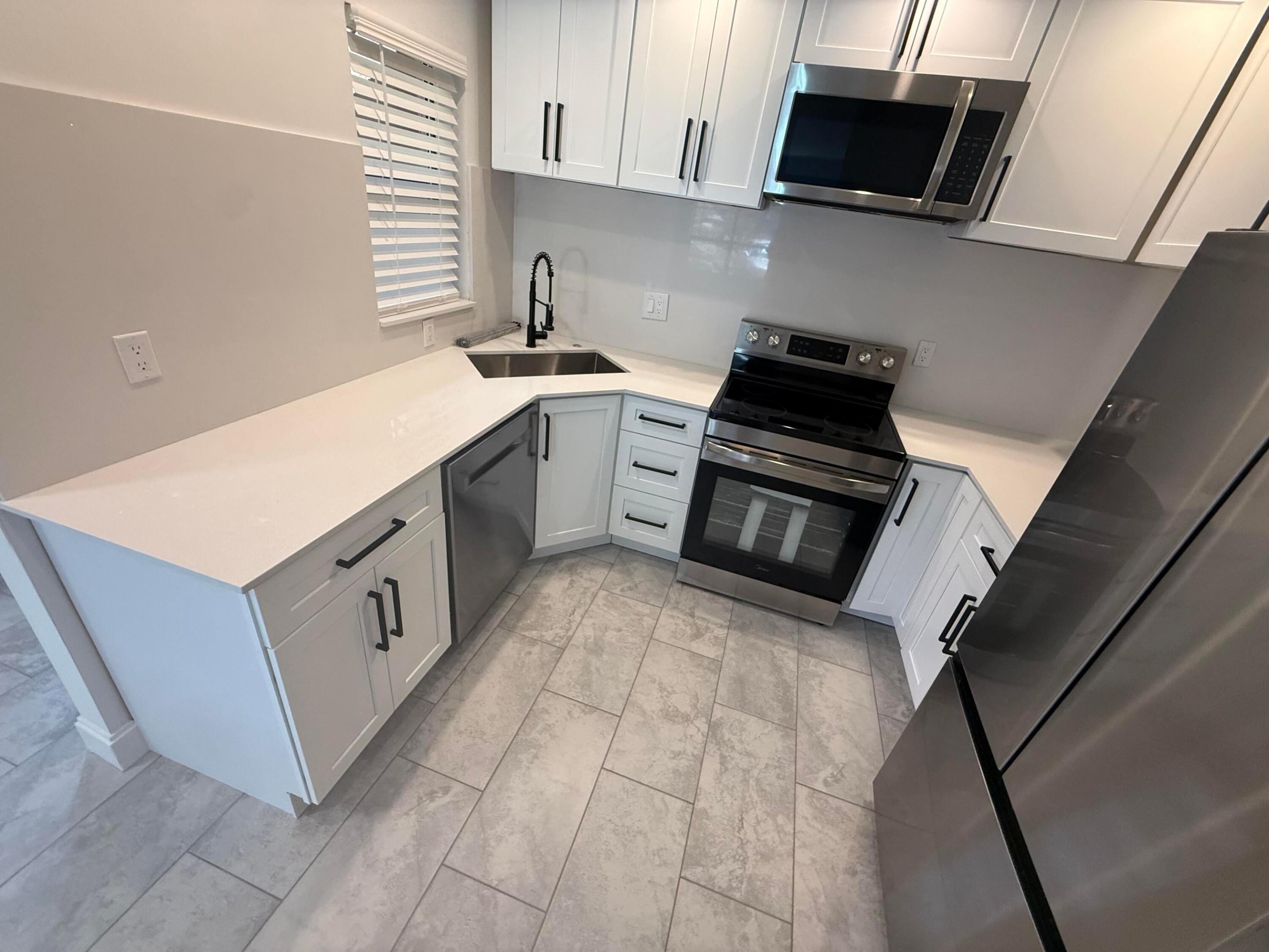 APPLEWOOD VILLAGE I-D CONDO - Residential