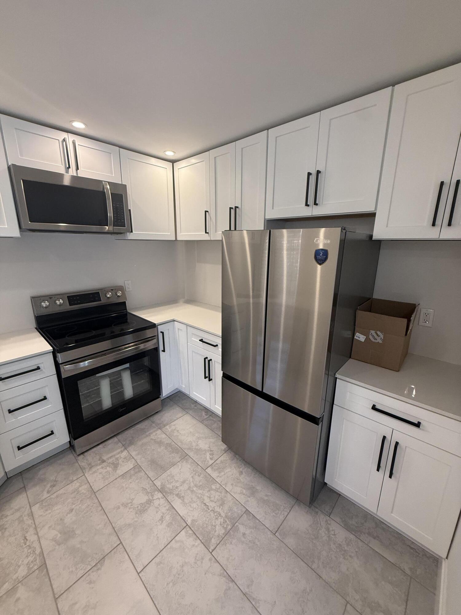 APPLEWOOD VILLAGE I-D CONDO - Residential