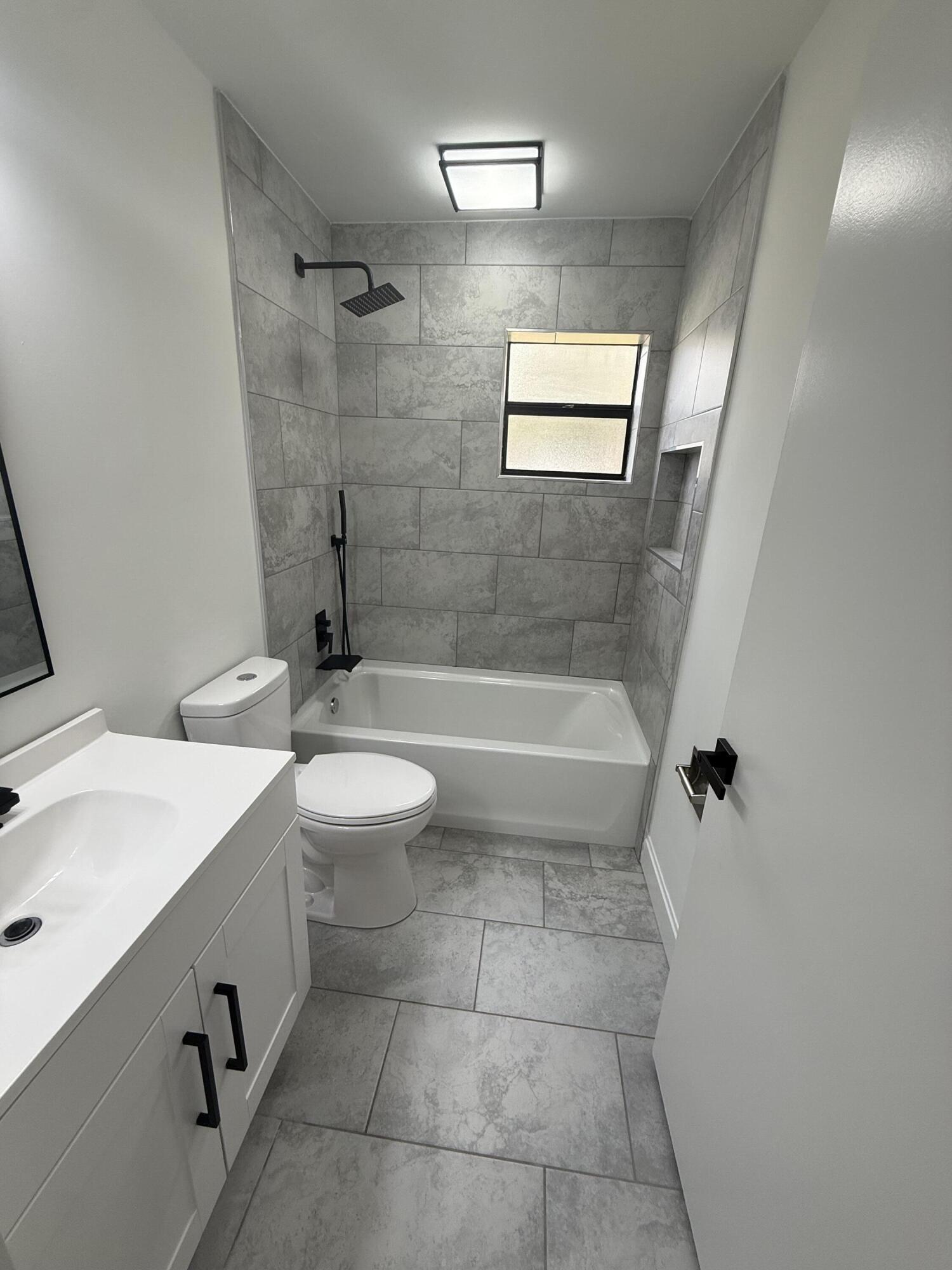 APPLEWOOD VILLAGE I-D CONDO - Residential