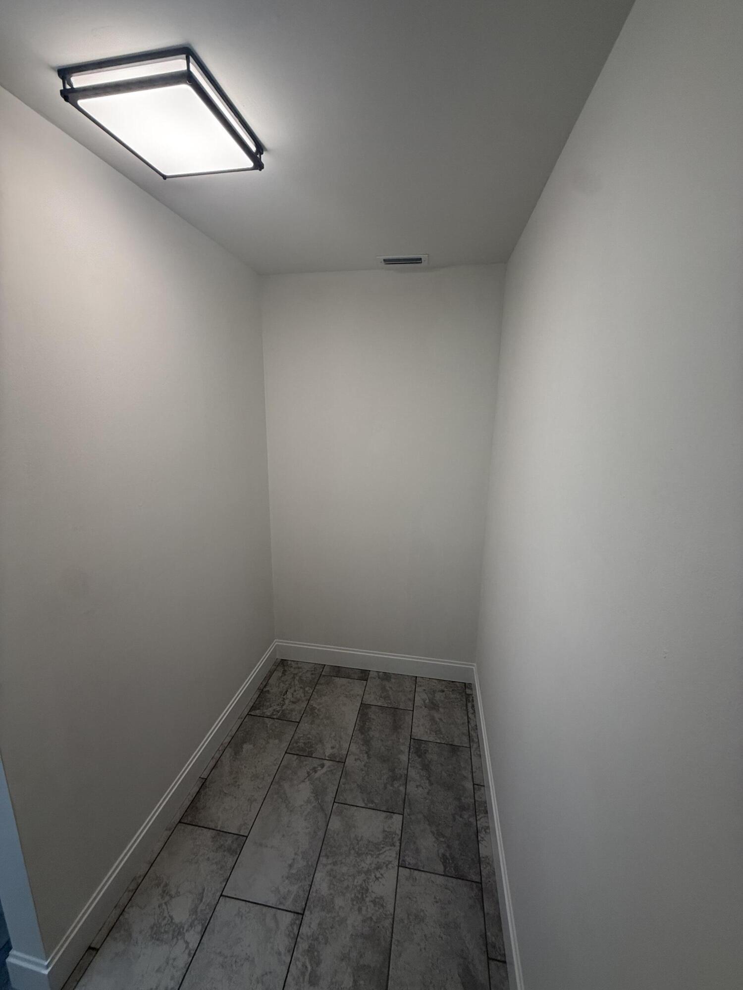 APPLEWOOD VILLAGE I-D CONDO - Residential