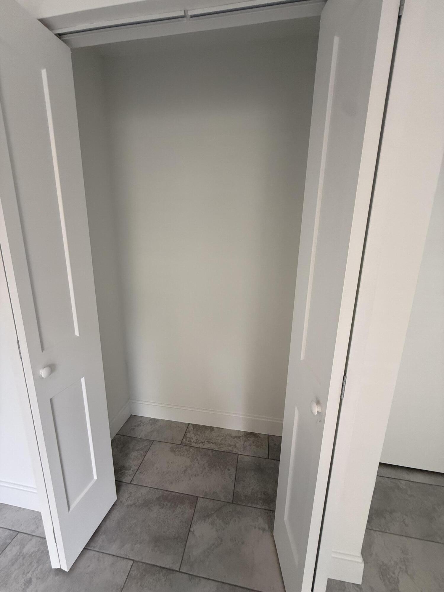 APPLEWOOD VILLAGE I-D CONDO - Residential