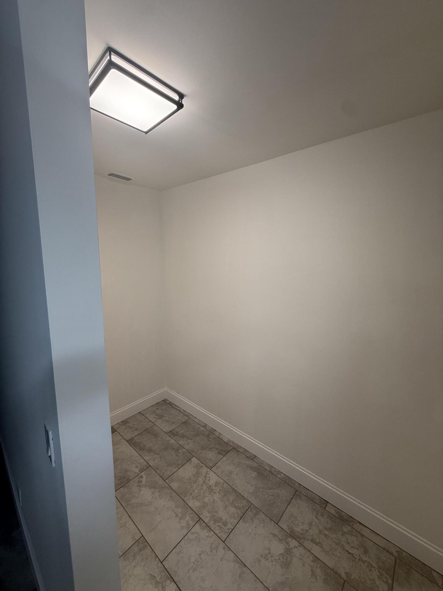 APPLEWOOD VILLAGE I-D CONDO - Residential