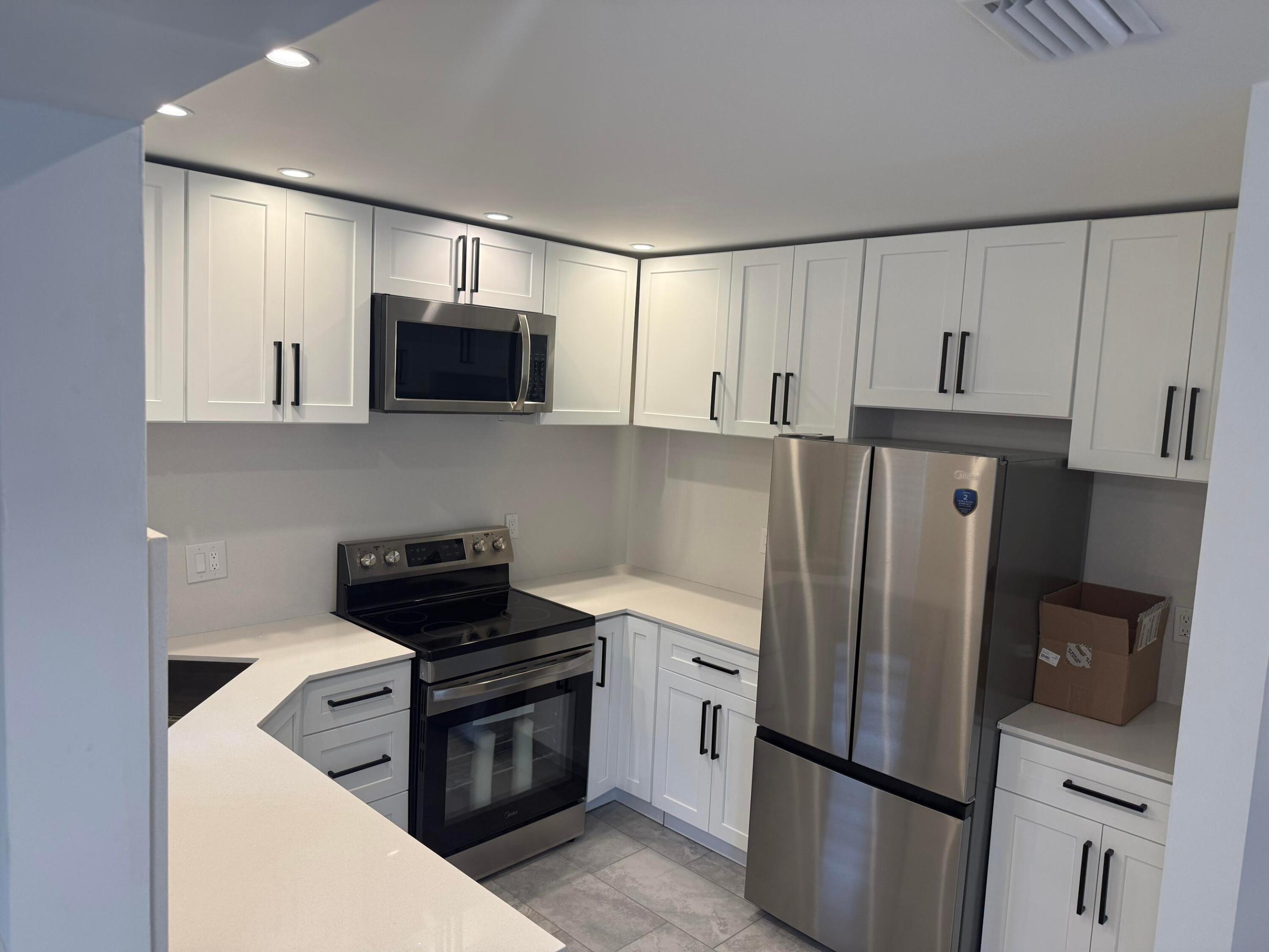 APPLEWOOD VILLAGE I-D CONDO - Residential