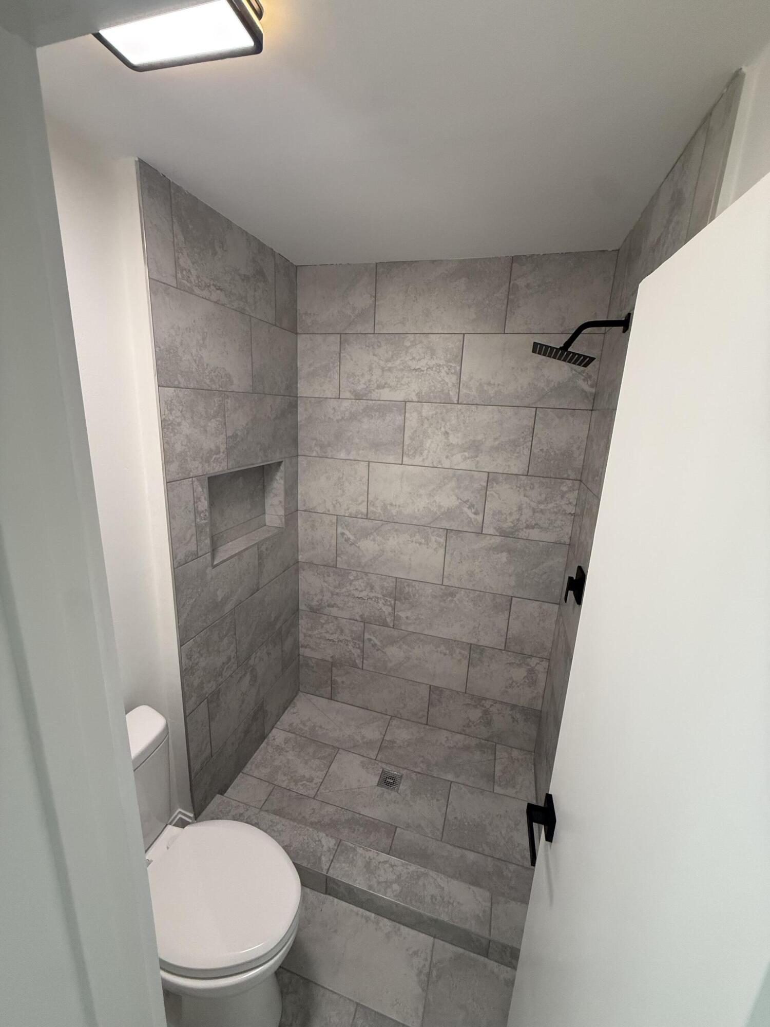 APPLEWOOD VILLAGE I-D CONDO - Residential
