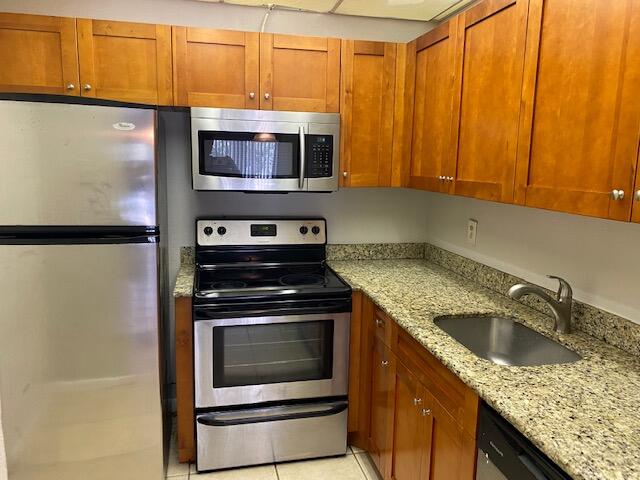 SPANISH OAKS CONDO - Residential Lease