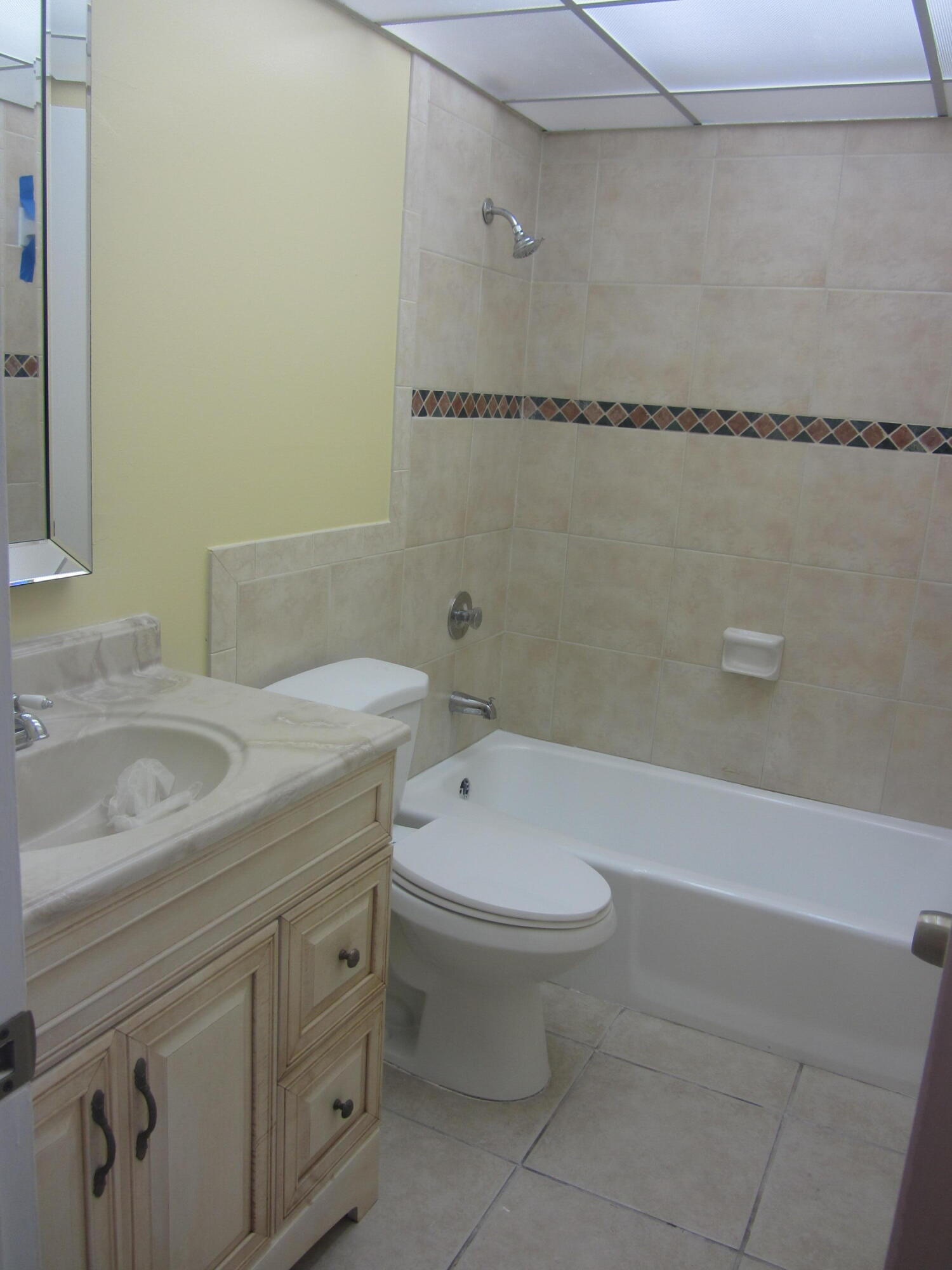 SPANISH OAKS CONDO - Residential Lease
