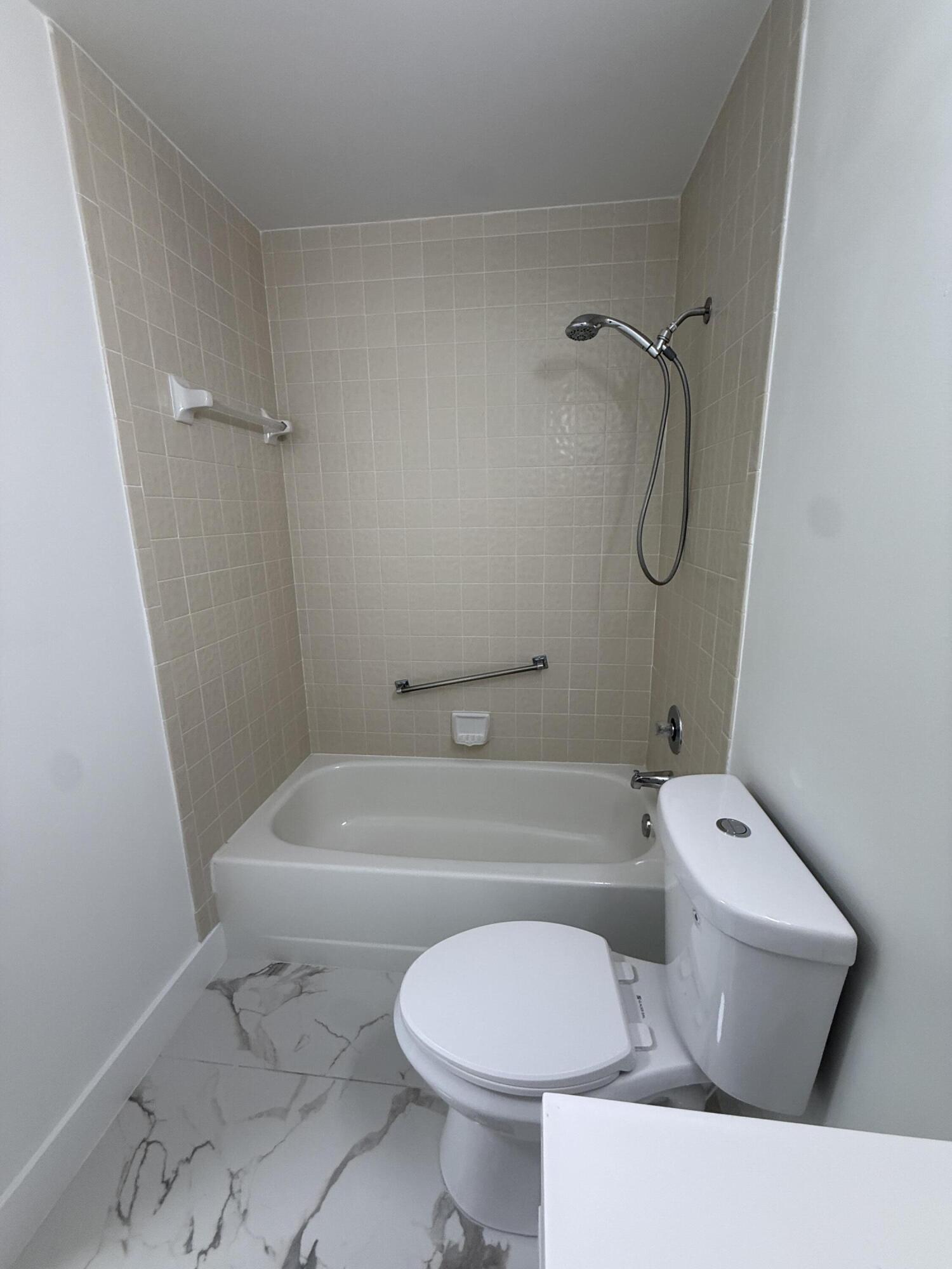 PINE RIDGE NORTH VILLAGE IV CONDO - Residential Lease