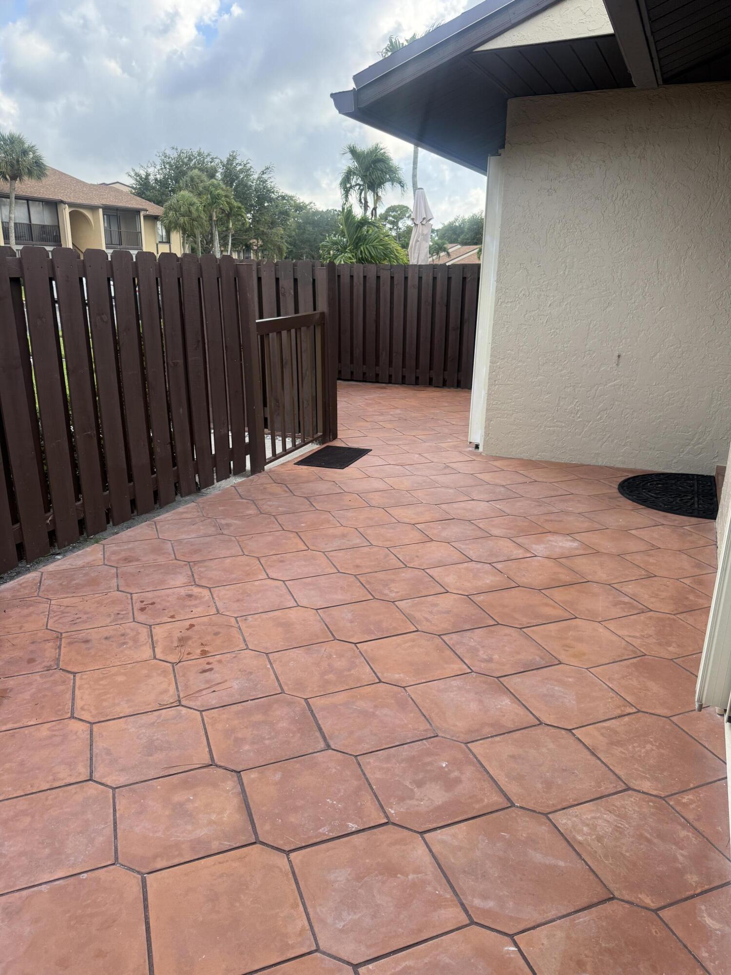 PINE RIDGE NORTH VILLAGE IV CONDO - Residential Lease
