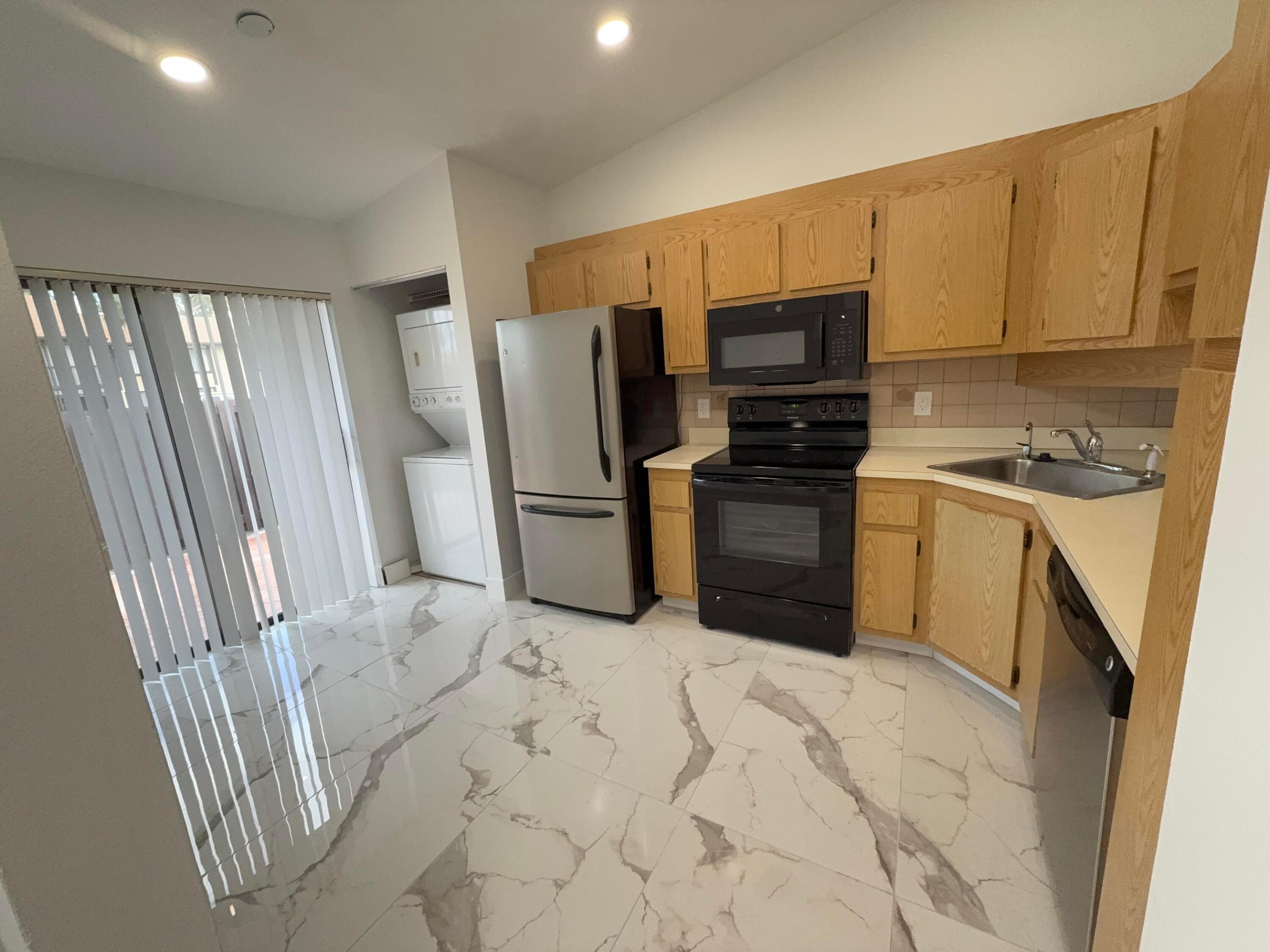 PINE RIDGE NORTH VILLAGE IV CONDO - Residential Lease