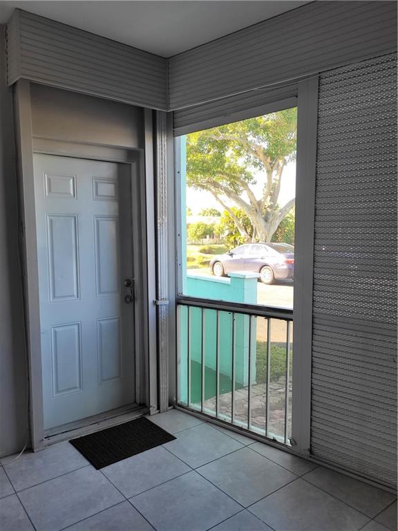 EMERALD CONDO - Residential