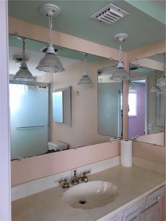 EMERALD CONDO - Residential