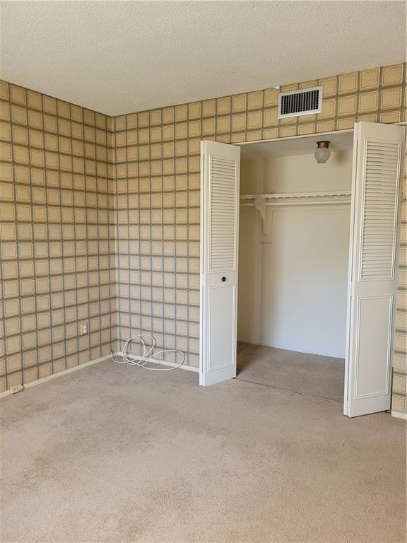 EMERALD CONDO - Residential