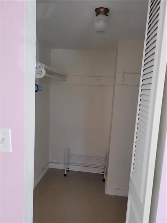 EMERALD CONDO - Residential