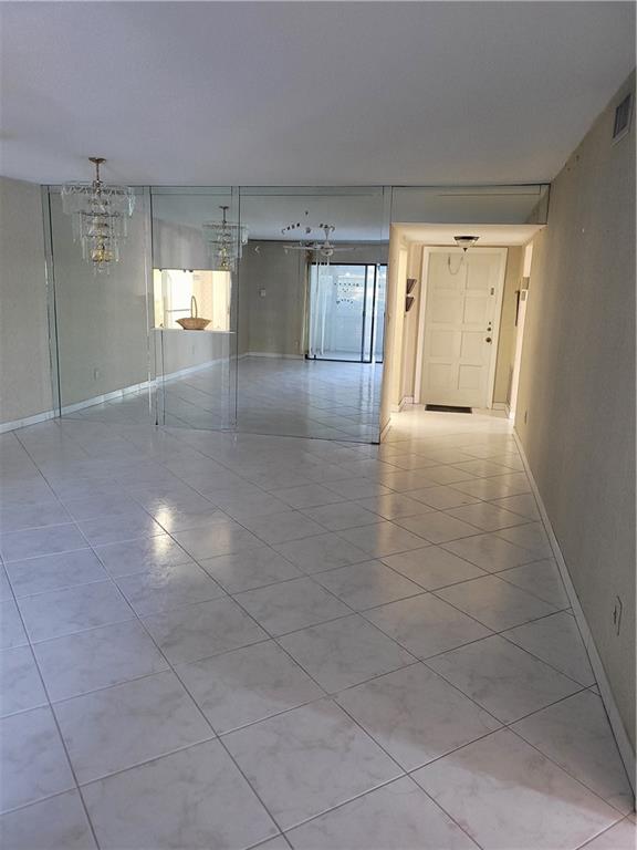 EMERALD CONDO - Residential