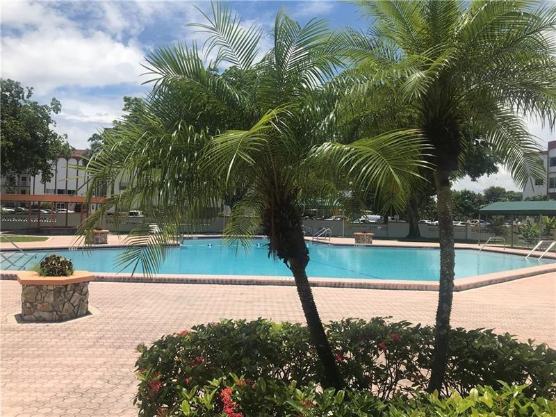 EMERALD CONDO - Residential