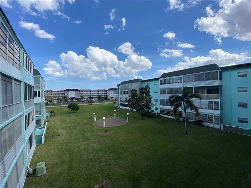 EMERALD CONDO - Residential