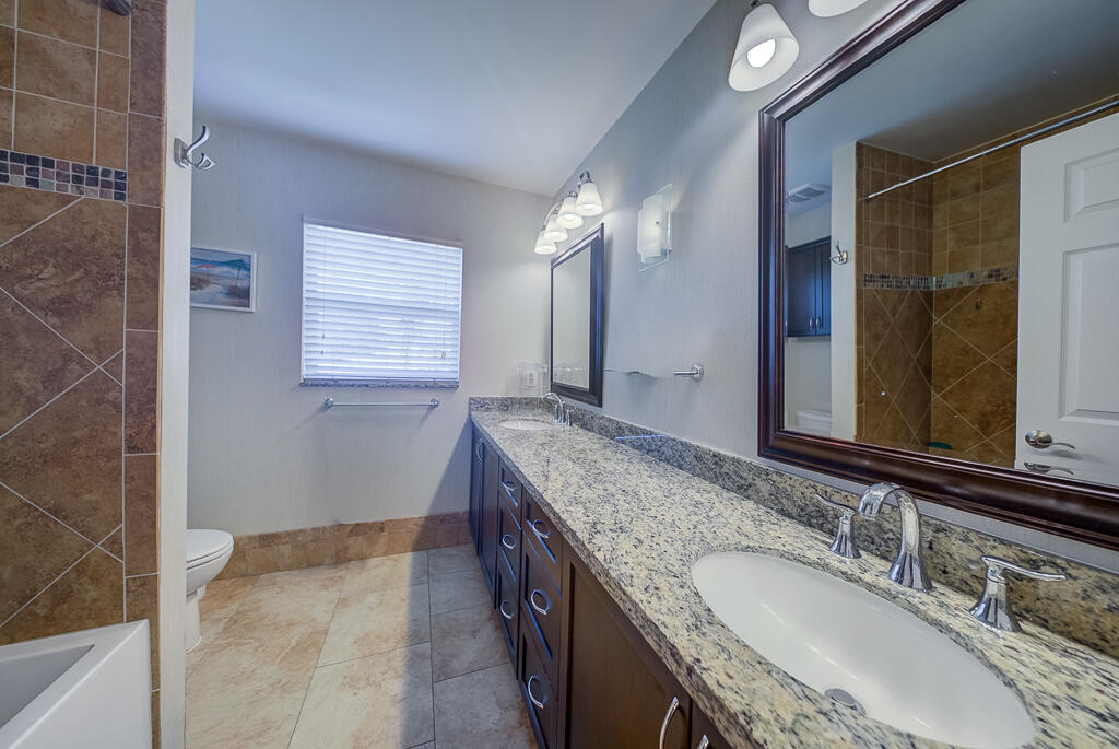 LAKEFIELD OF THE LANDINGS AT WELLINGTON 1 - Residential