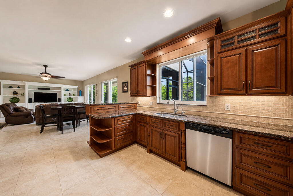 LAKEFIELD OF THE LANDINGS AT WELLINGTON 1 - Residential