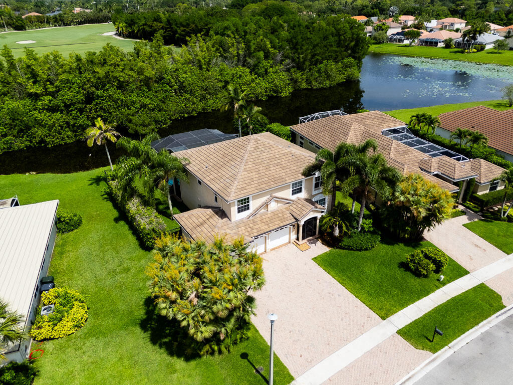 LAKEFIELD OF THE LANDINGS AT WELLINGTON 1 - Residential