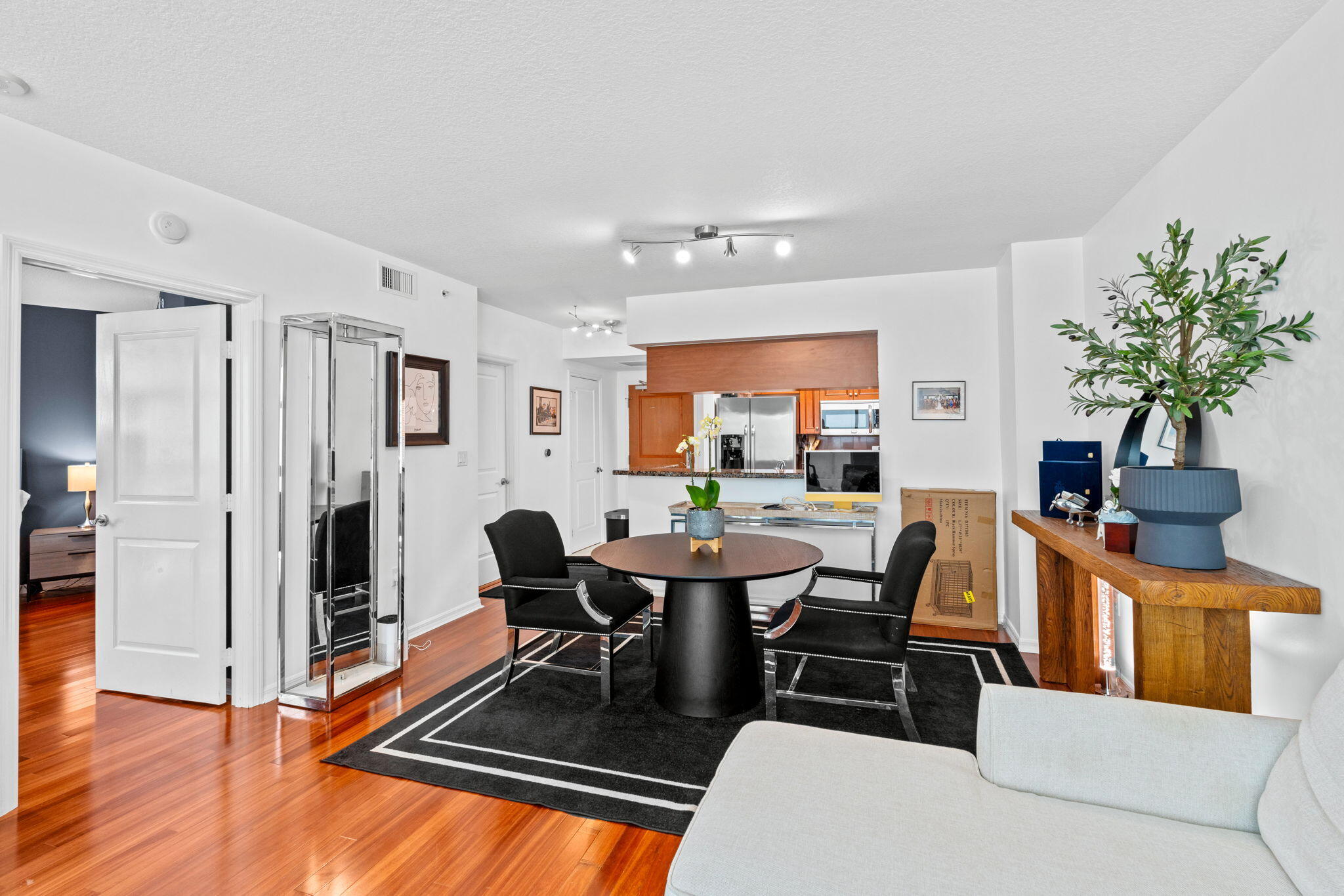 WATERGARDEN CONDO - Residential Lease