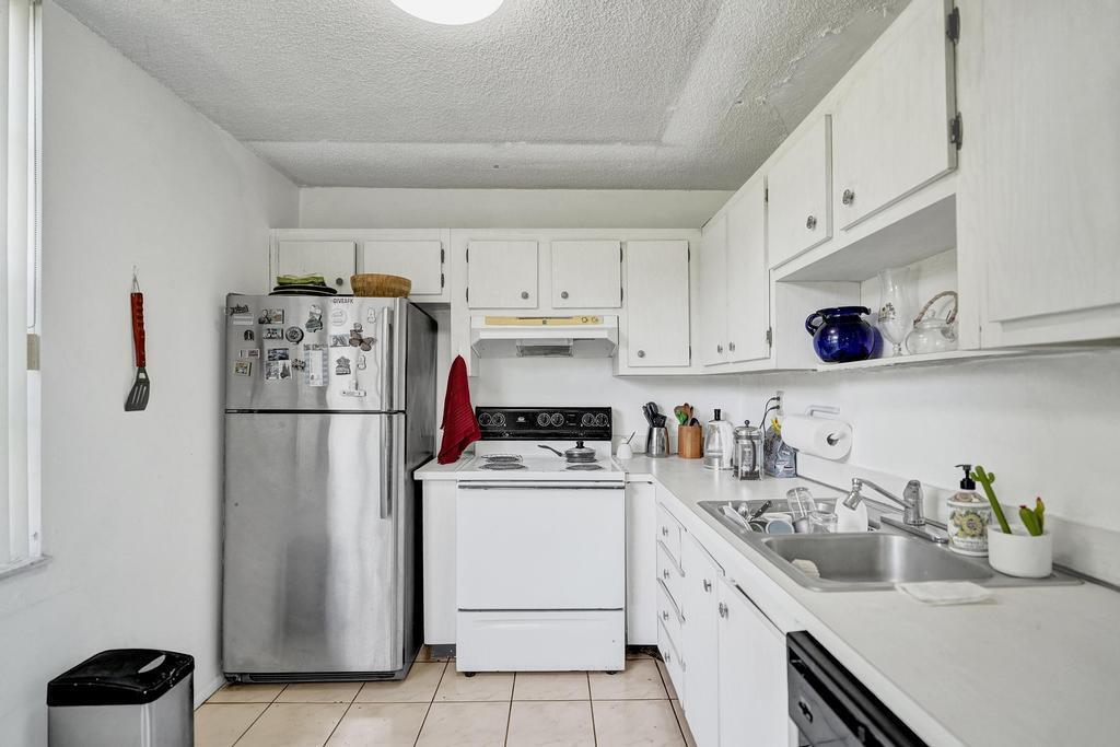 TANGERINE CONDOMINIUM THREE - Residential