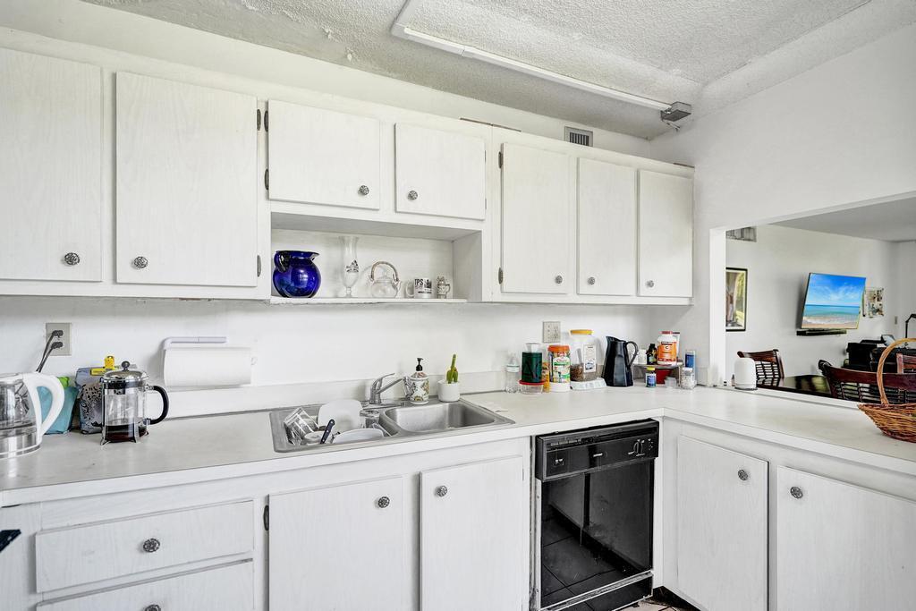 TANGERINE CONDOMINIUM THREE - Residential