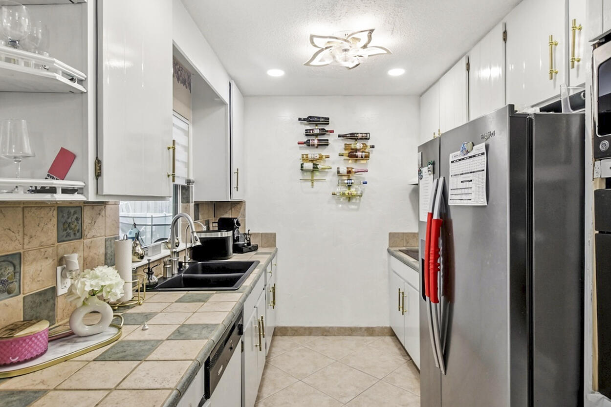 PALM SPRINGS VILLAGE 5 - Residential