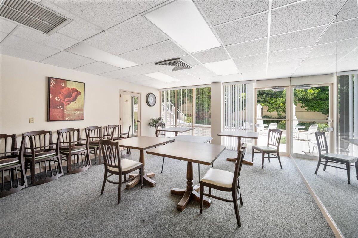 LA BONNE VIE CONDO - Residential Lease