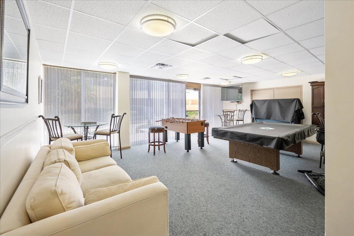 LA BONNE VIE CONDO - Residential Lease