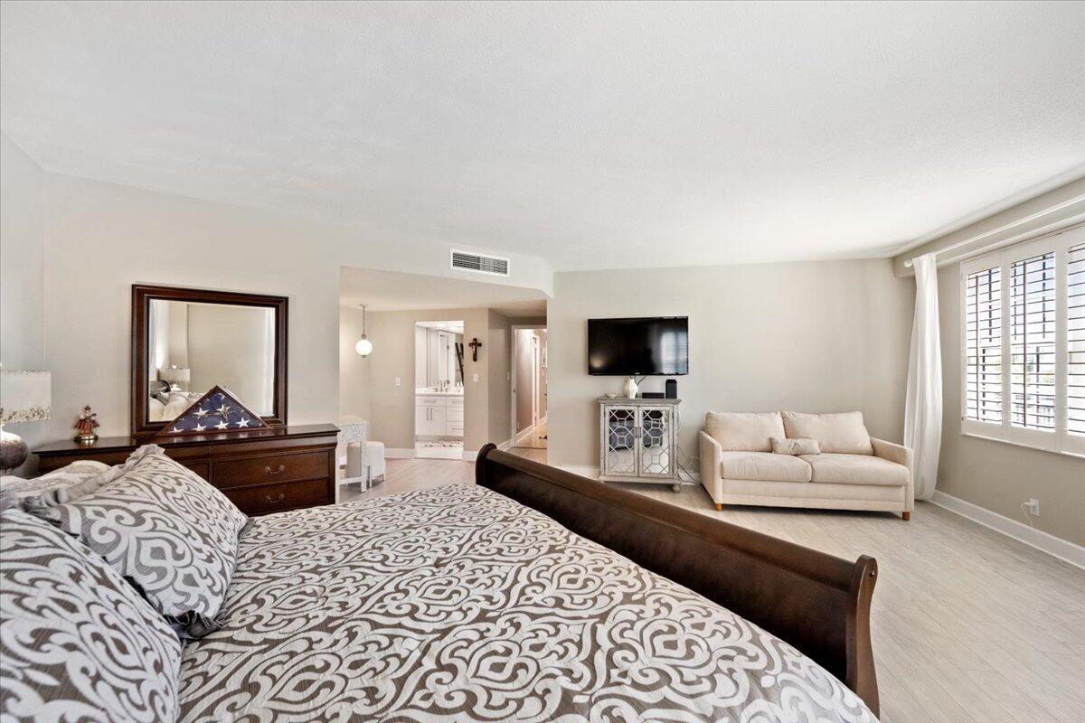 LA BONNE VIE CONDO - Residential Lease