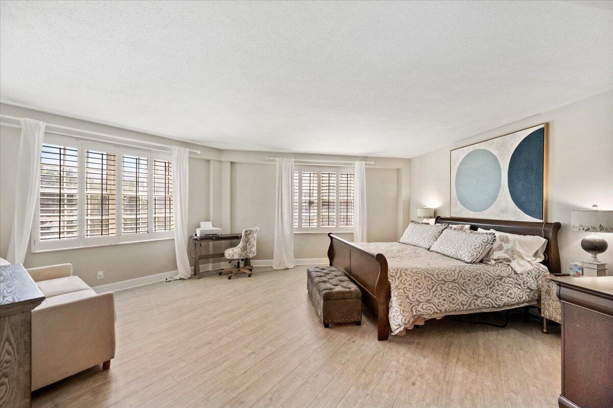 LA BONNE VIE CONDO - Residential Lease