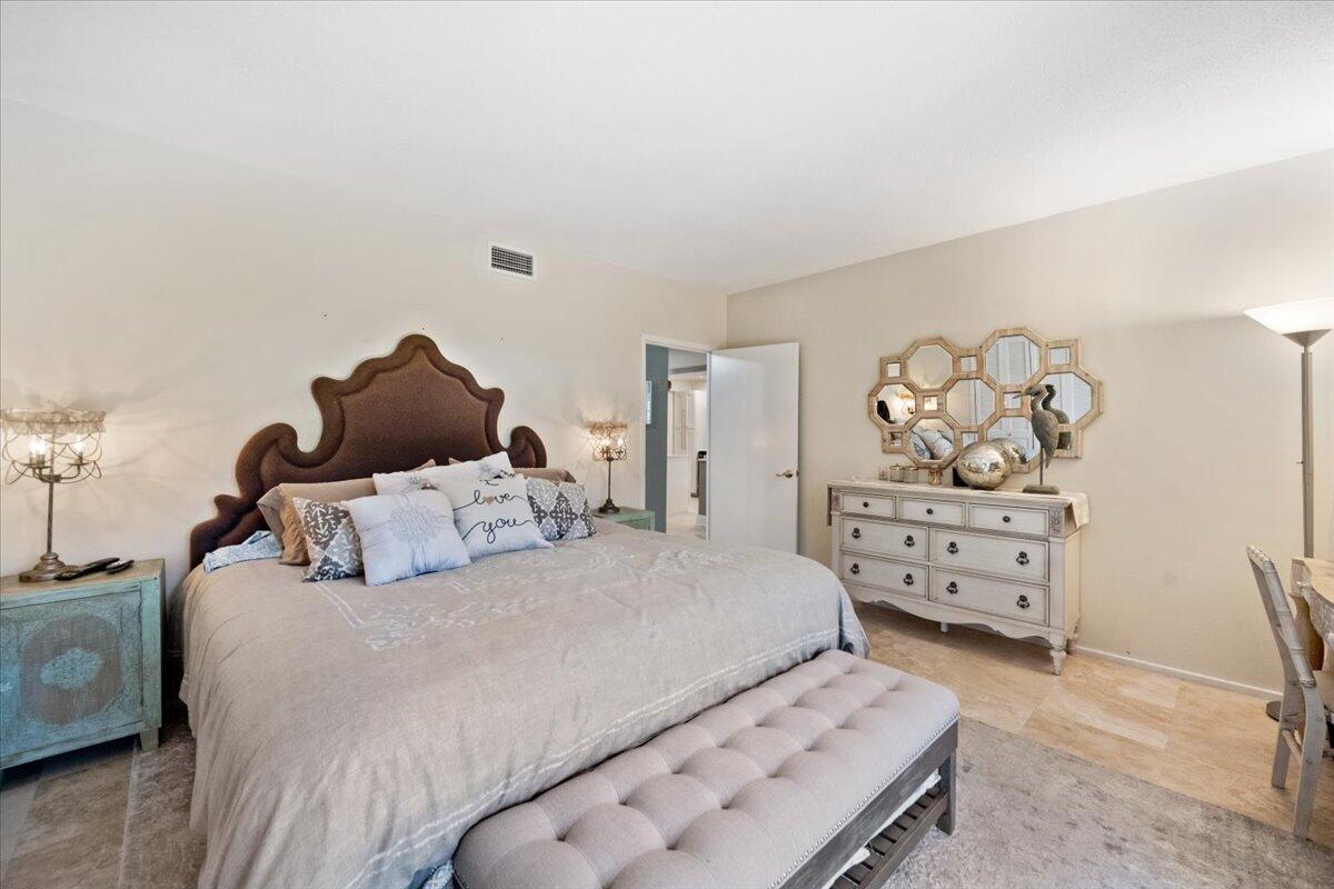 LA BONNE VIE CONDO - Residential Lease