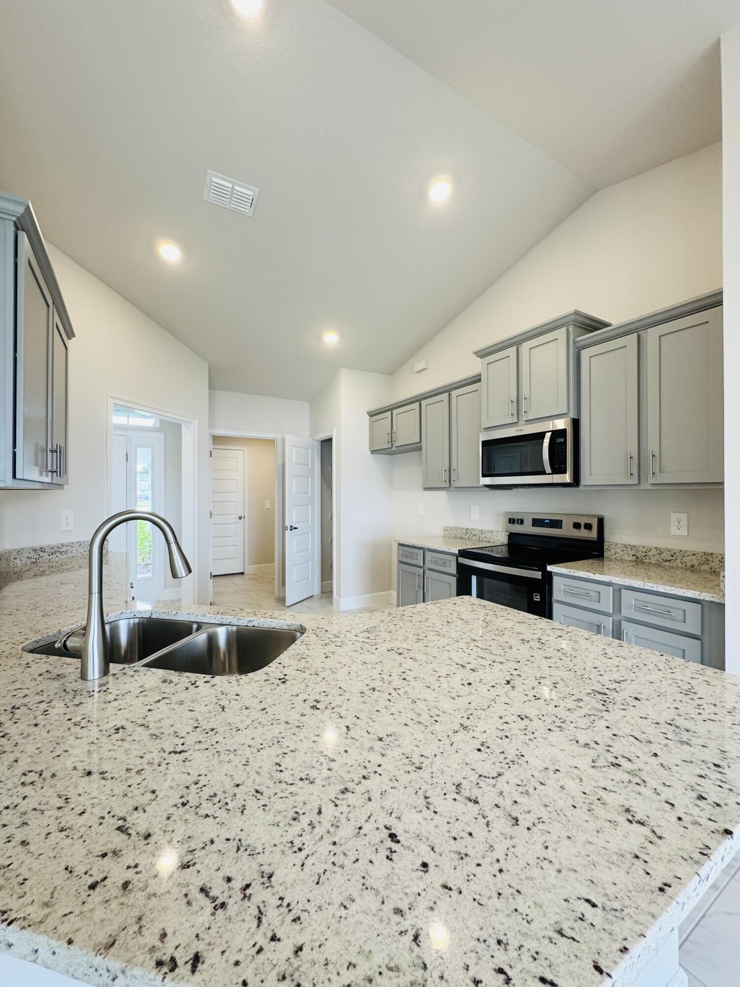 PORT ST LUCIE SECTION 33 - Residential