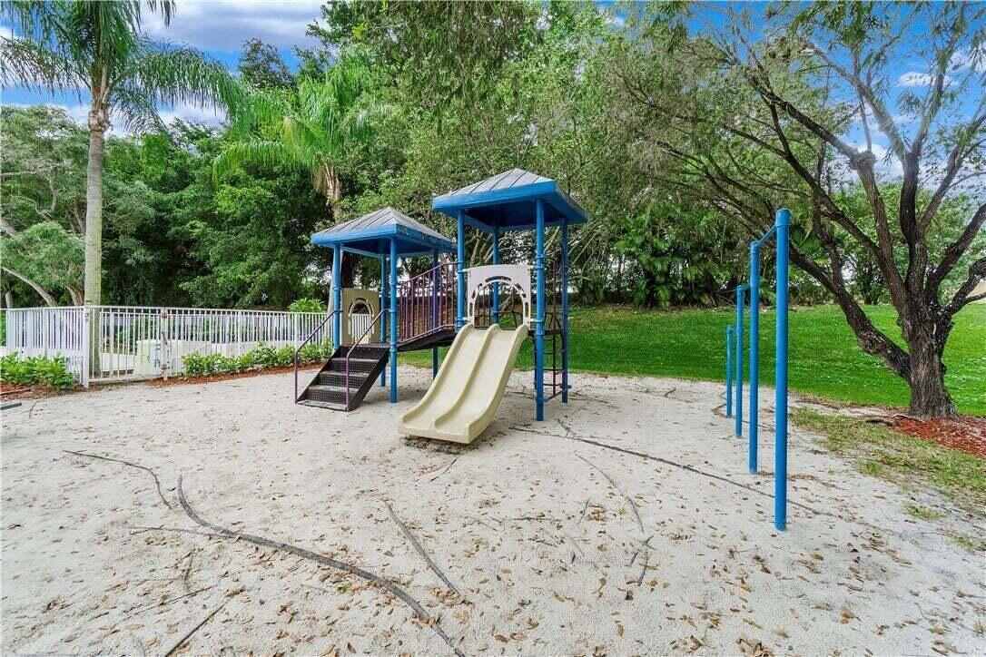 LAND SECTION 6-NORTH - Residential Lease